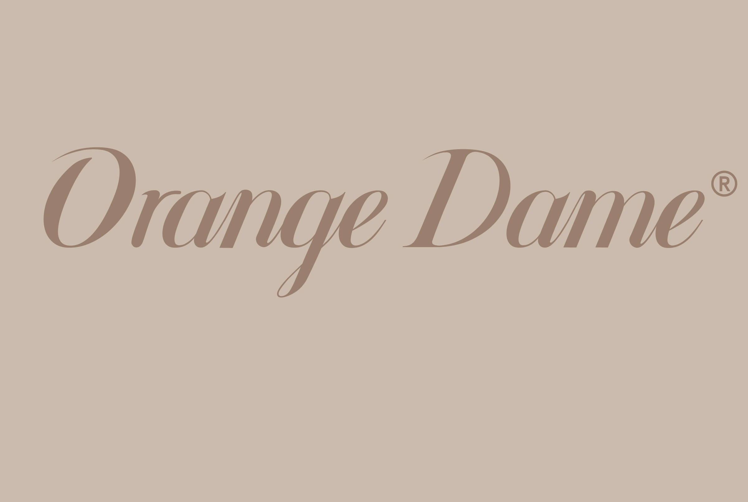 Orange Dame