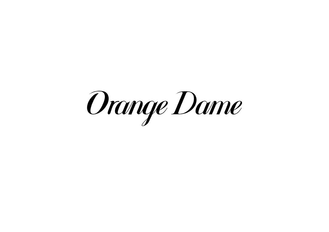 Orange Dame