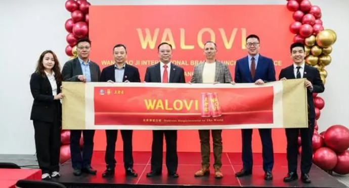 王老吉国际版英文品牌标识WALOVI在洛杉矶发布